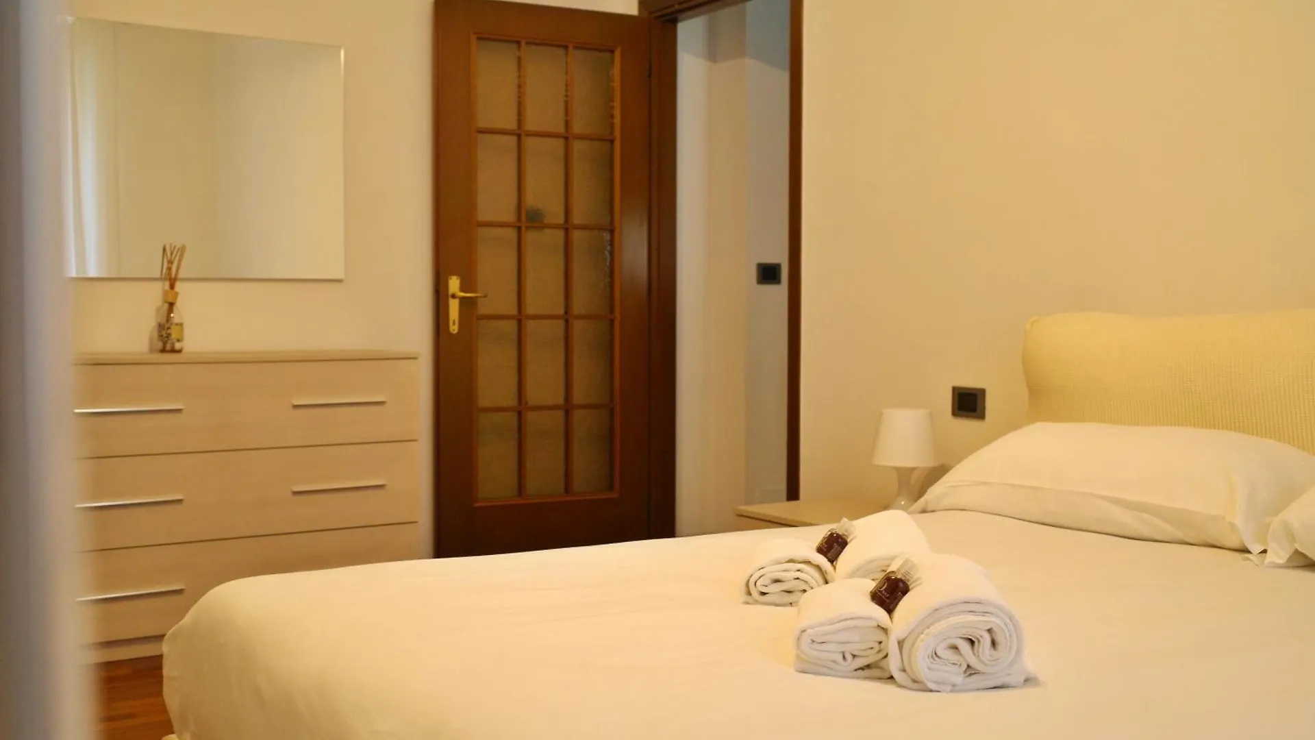 Bwr - Two-Room Apartment Near The Station, Venini Милан