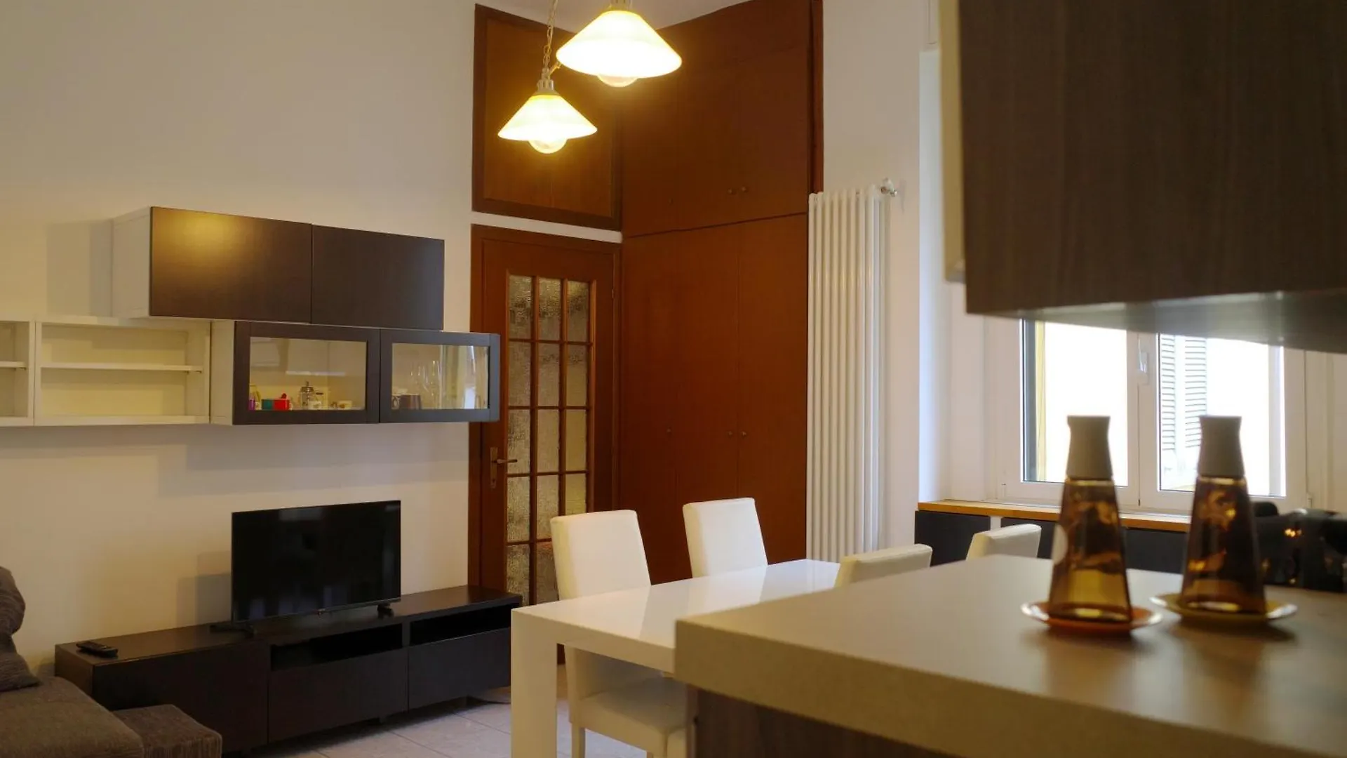 Bwr - Two-Room Apartment Near The Station, Venini Милан